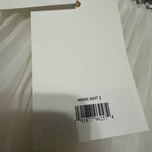 MAC DUGGAL TIERED RUFFLE DRESS - Picture 8 of 8